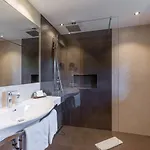 מלון Alpen Glueck Lisa Garni 4*