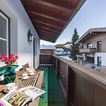 Alpen Glueck Lisa Garni 4* קירשברג אין טירול