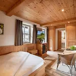 Alpen Glueck Lisa Garni Hotel