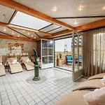 Alpen Glueck Lisa Garni Hotel 4*