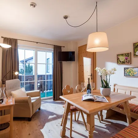 Alpen Glueck Lisa Garni 4*