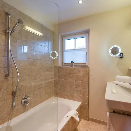 Alpen Glueck Lisa Garni 4* קירשברג אין טירול