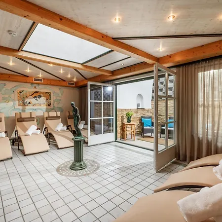 Alpen Glueck Lisa Garni מלון 4*