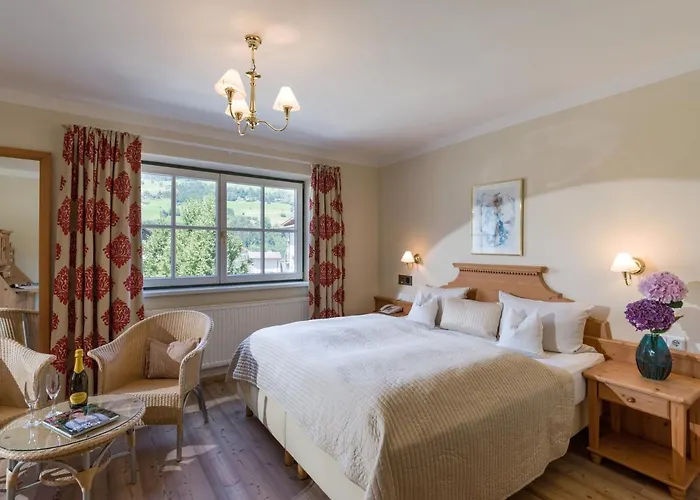 Alpen Glueck Lisa Garni