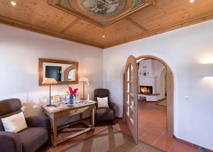 Alpen Glueck Lisa Garni מלון