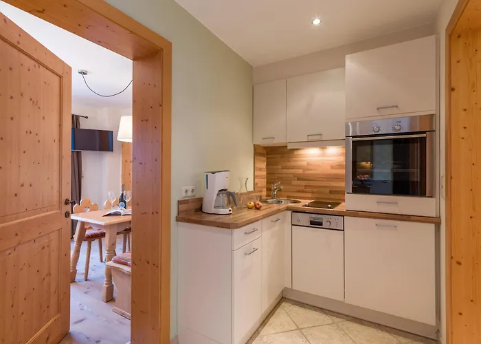 Alpen Glueck Lisa Garni מלון