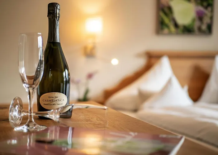 Alpen Glueck Lisa Garni מלון