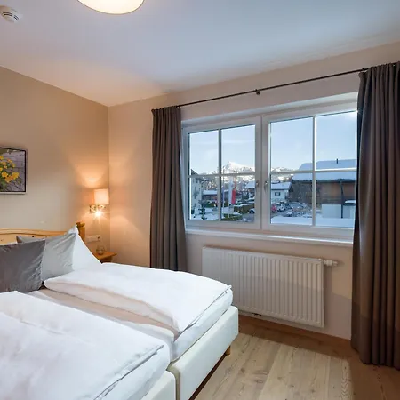 Alpen Glueck Lisa Garni Отель 4*