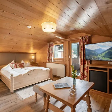 Отель Alpen Glueck Lisa Garni Кирхберг
