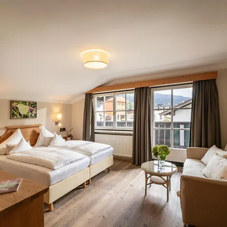 Отель Alpen Glueck Lisa Garni 4*