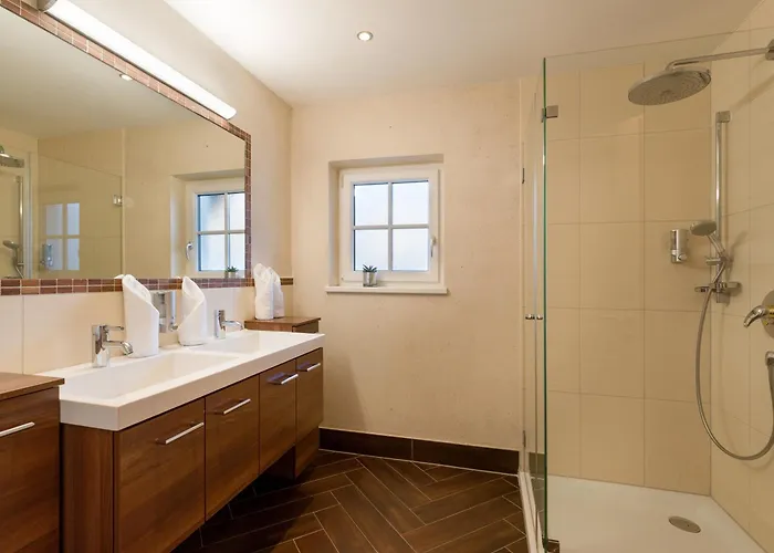 酒店 Alpen Glueck Lisa Garni 4*