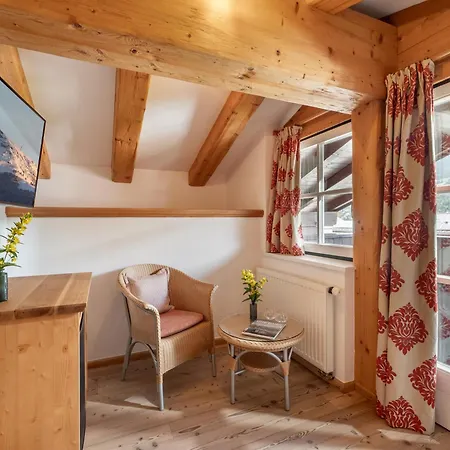 Otel Alpen Glück Lisa Garni